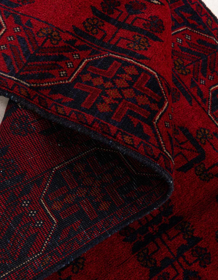 Detail image of  2' 8 x 6' 5  Hand Knotted Khal Mohammadi Wool Runner Rug