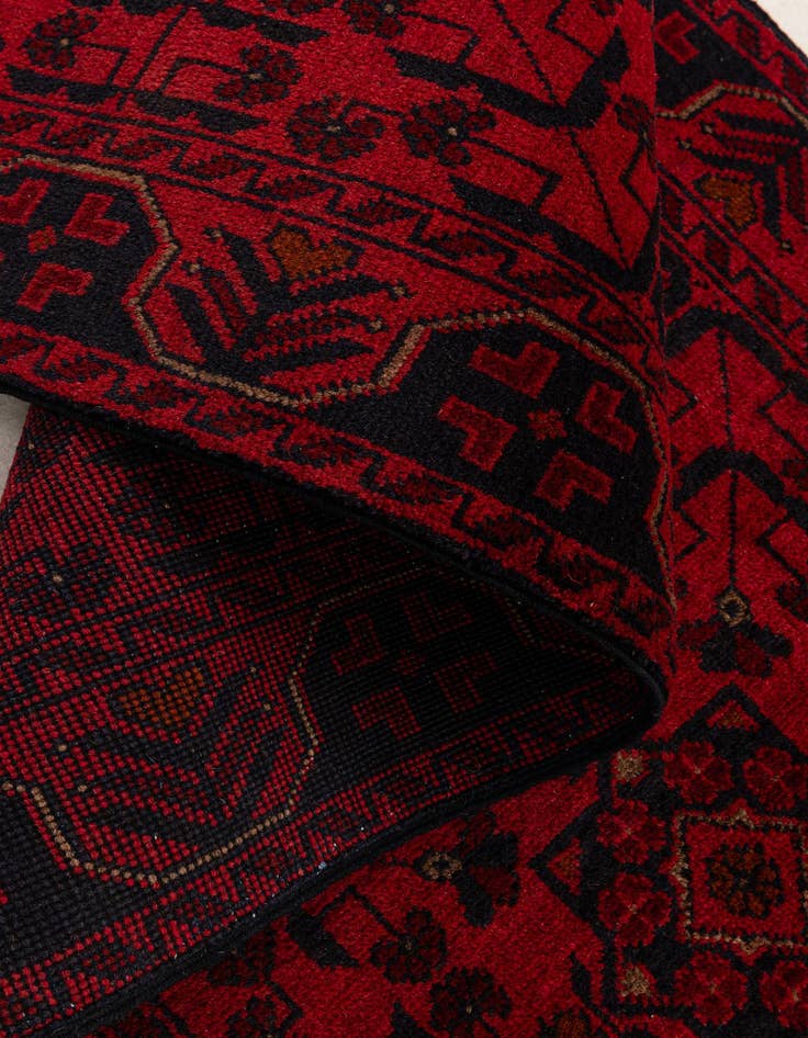 Detail image of  2' 7 x 6' 6  Hand Knotted Khal Mohammadi Wool Runner Rug