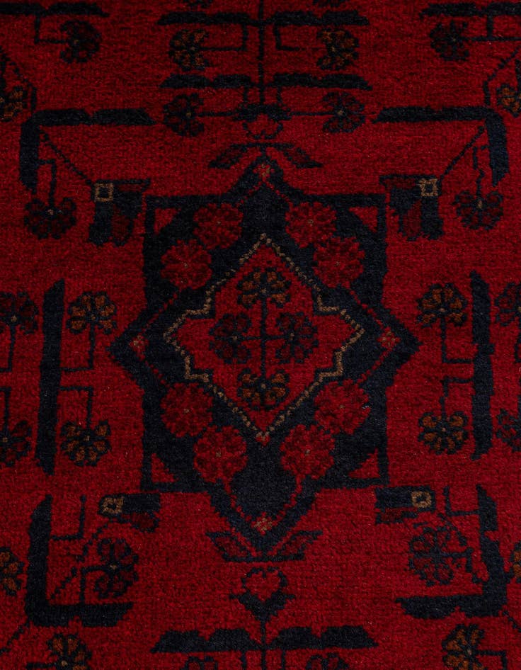 Detail image of  2' 8 x 6' 5  Hand Knotted Khal Mohammadi Wool Runner Rug