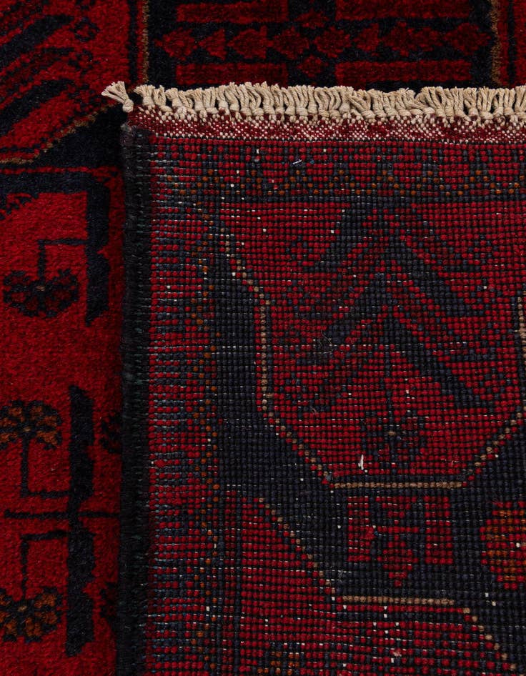 Detail image of  2' 8 x 6' 5  Hand Knotted Khal Mohammadi Wool Runner Rug