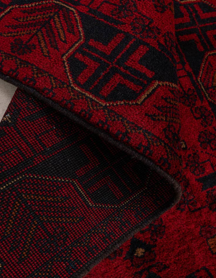 Detail image of  2' 8 x 6' 4  Hand Knotted Khal Mohammadi Wool Runner Rug