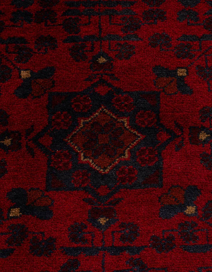 Detail image of  2' 9 x 6' 5  Hand Knotted Khal Mohammadi Wool Runner Rug