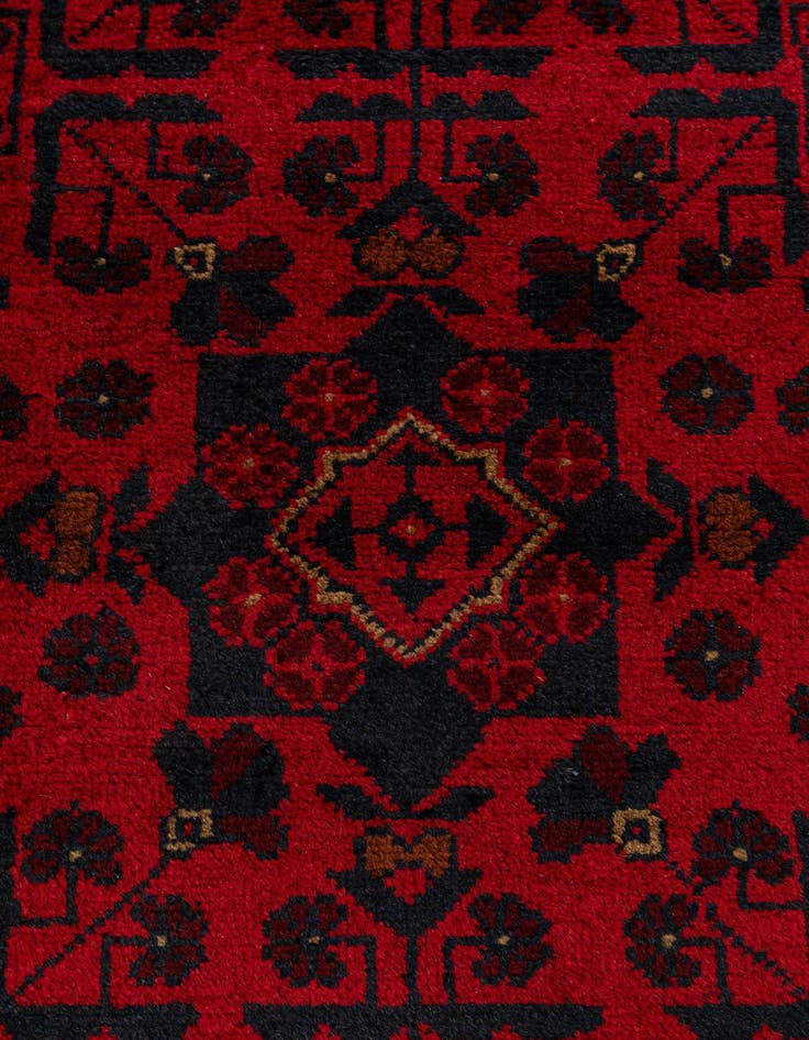Detail image of  2' 7 x 6' 5  Hand Knotted Khal Mohammadi Wool Runner Rug