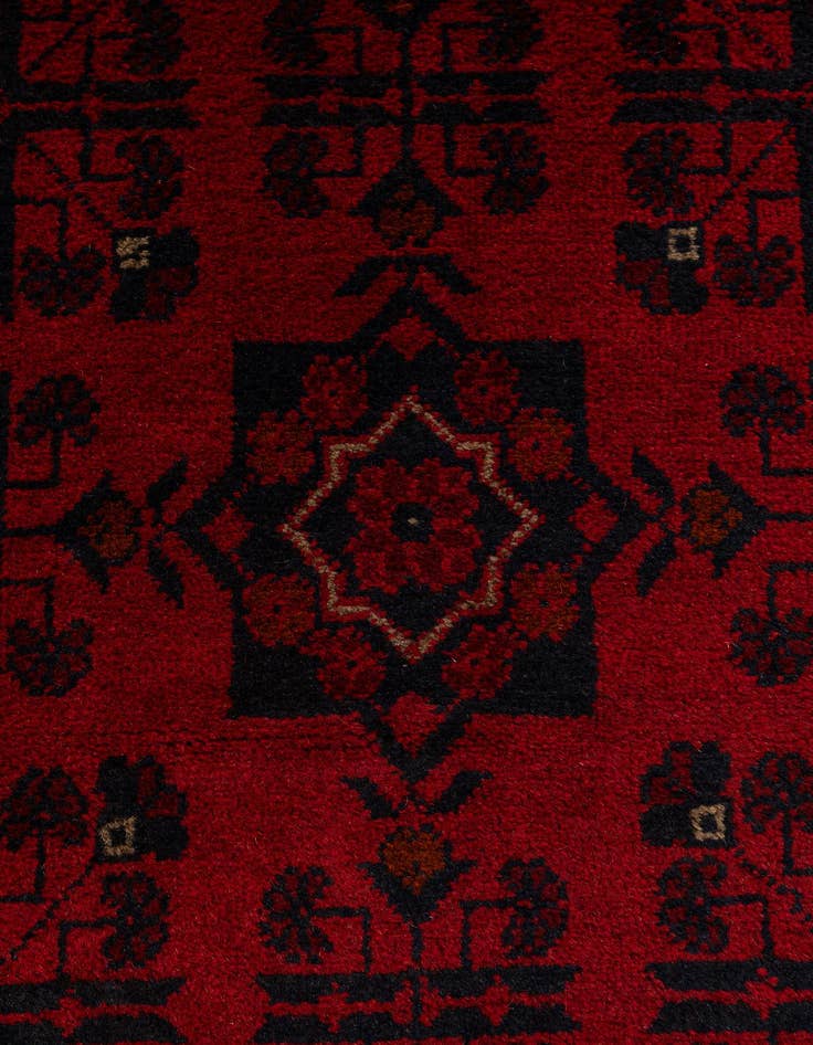 Detail image of  2' 8 x 6' 5  Hand Knotted Khal Mohammadi Wool Runner Rug
