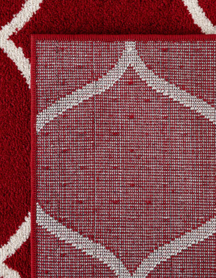 Detail image of  2' x 6' Lattice Frieze Runner Rug