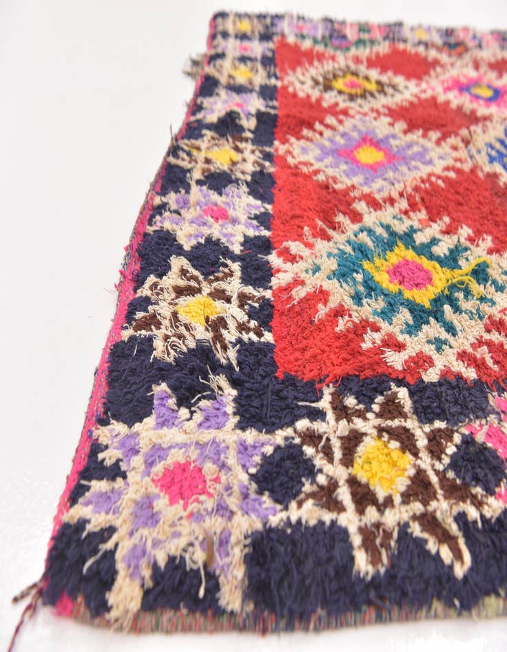 Detail image of  4' 8 x 9' 6  Hand Knotted Moroccan Wool Runner Rug