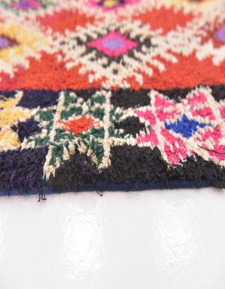 Detail image of  4' 8 x 9' 6  Hand Knotted Moroccan Wool Runner Rug