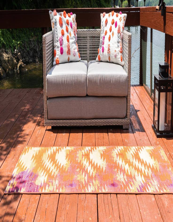 Detail image of  2' x 6'  Washable Modern Indoor / Outdoor Runner Rug