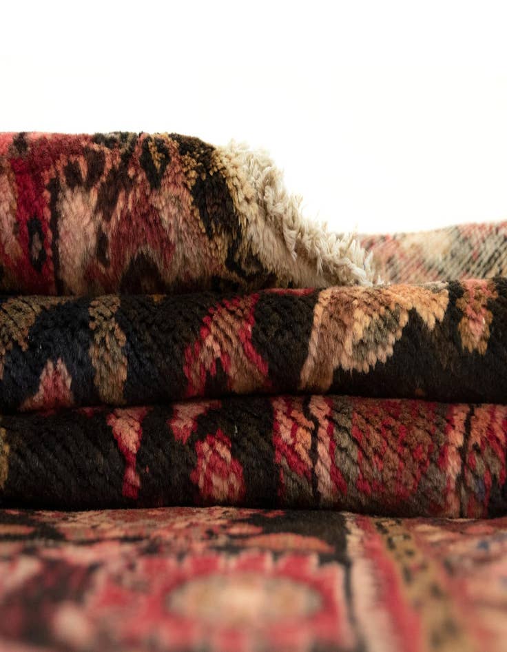 Detail image of  4' 2 x 9' 6 Sarough Wool Runner Rug