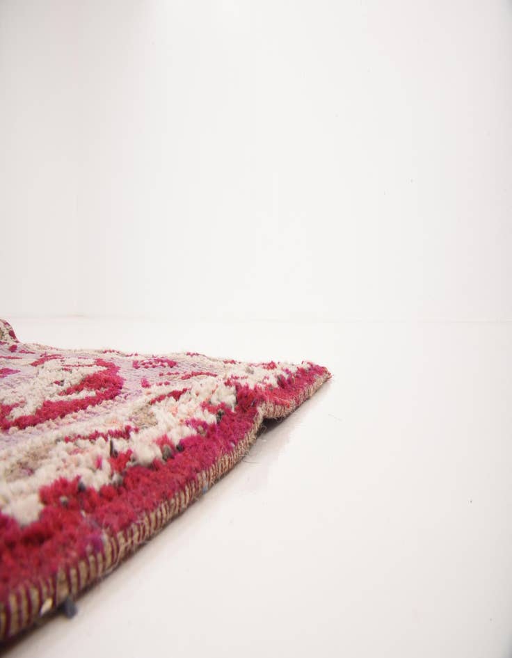 Detail image of  3' 11 x 11' 5  Hand Knotted Shiraz Persian Wool Runner Rug