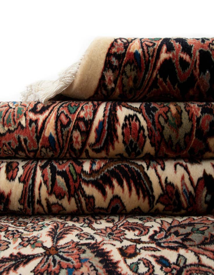 Detail image of  6' 8 x 6' 9 Bidjar With Silk Square Rug