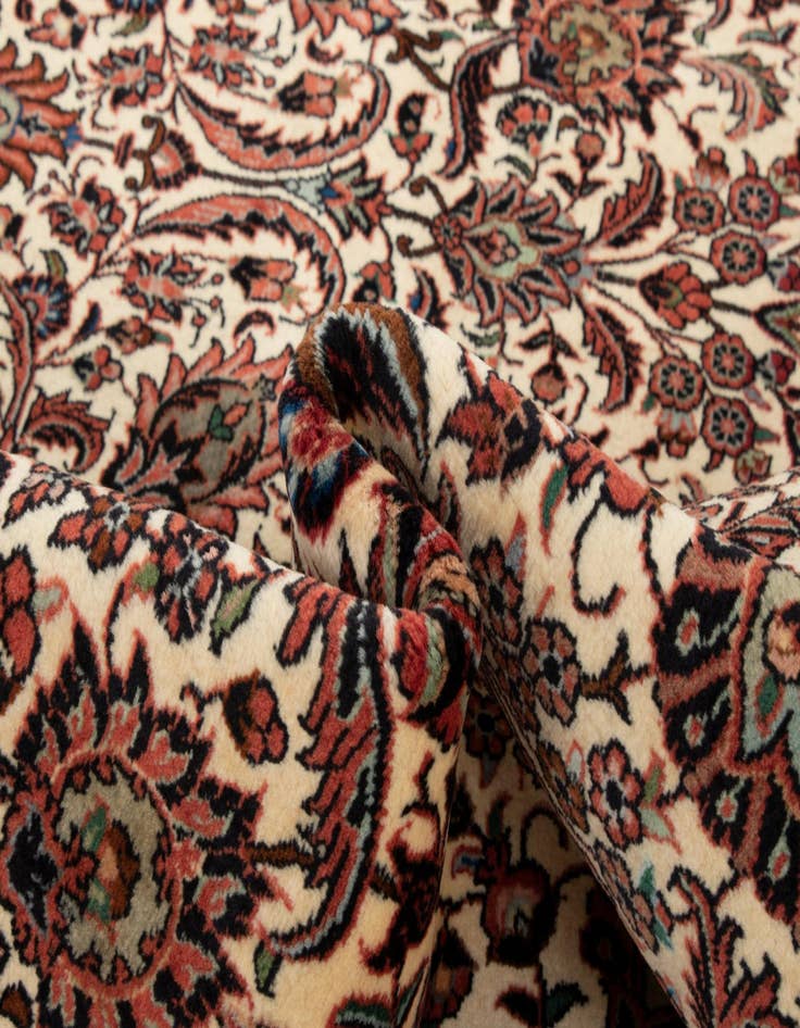 Detail image of  6' 8 x 6' 9 Bidjar With Silk Square Rug