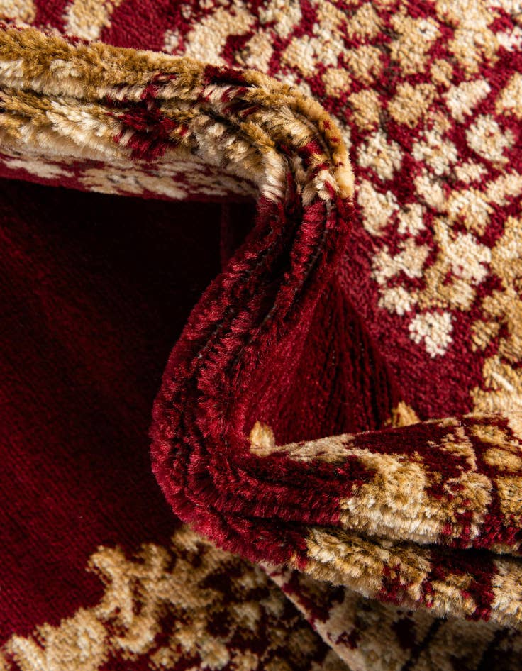 Detail image of  7' 10 x 7' 10 Chateau Square Rug