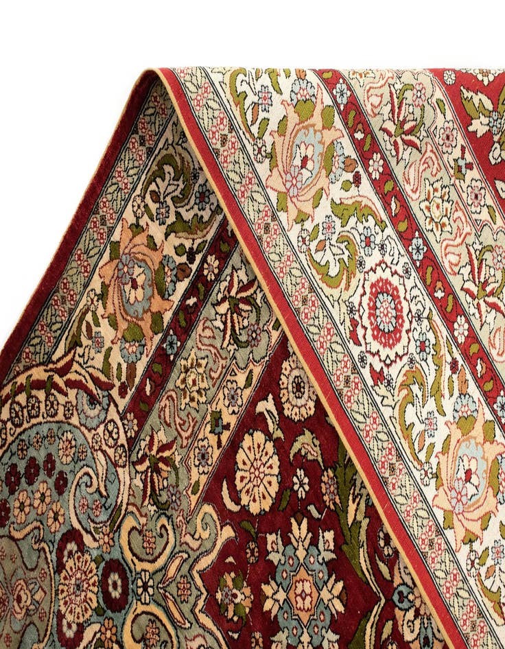 Detail image of  4' x 4' 1 Hereke Silk Square Rug