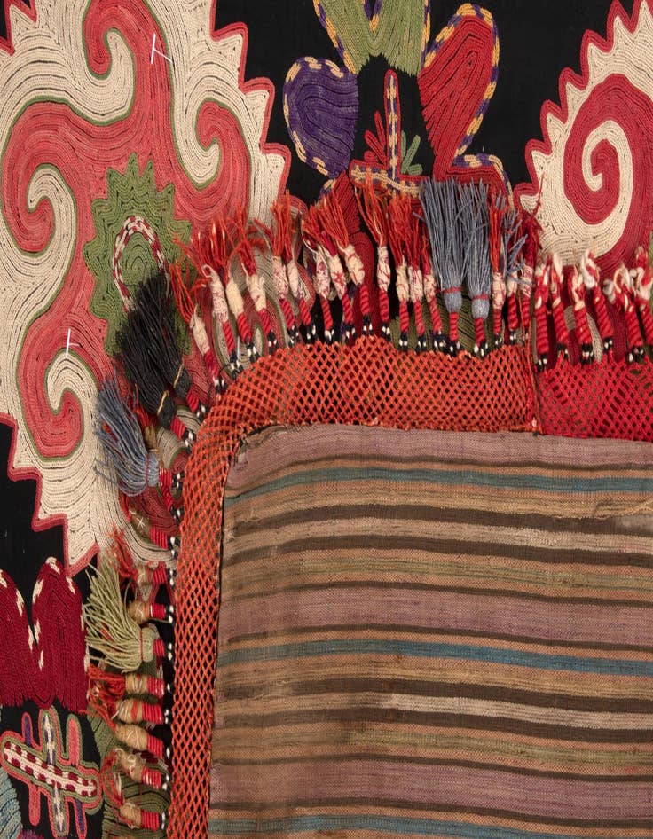 Detail image of  2' x 2' Lakai Square Rug