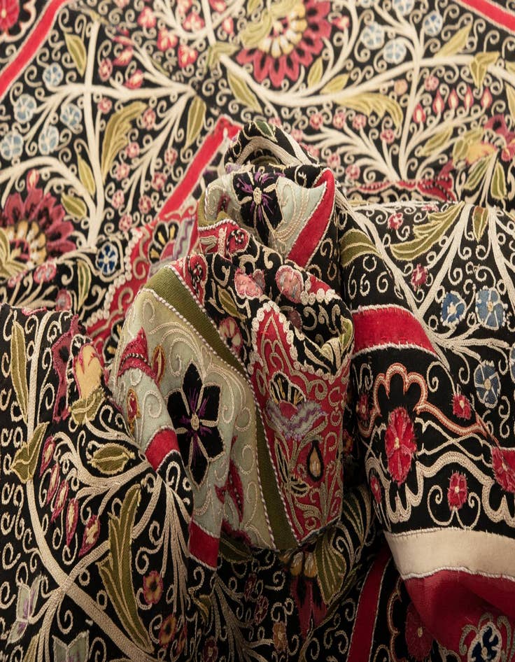 Detail image of  6' 2 x 6' 3 Suzani Square Rug