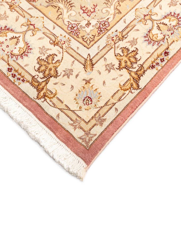 Detail image of  5' 5 x 8' Tabriz Rug