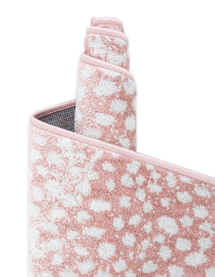 Detail image of  3' 3 x 3' 3 Kamala Washable Round Rug