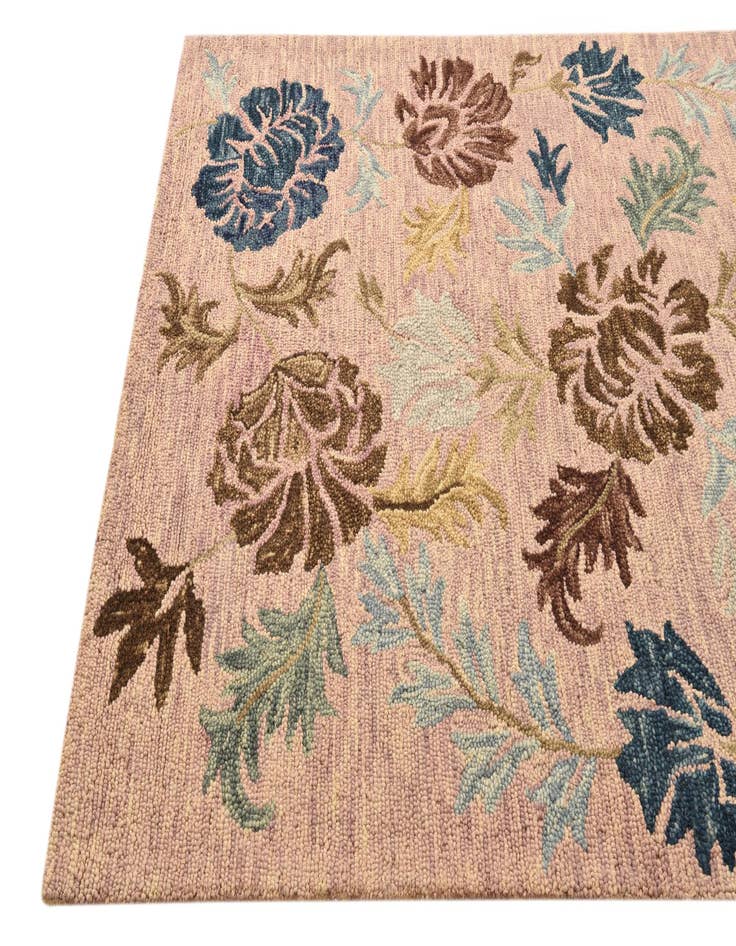 Detail image of  5' x 7' 11 Agra Rug