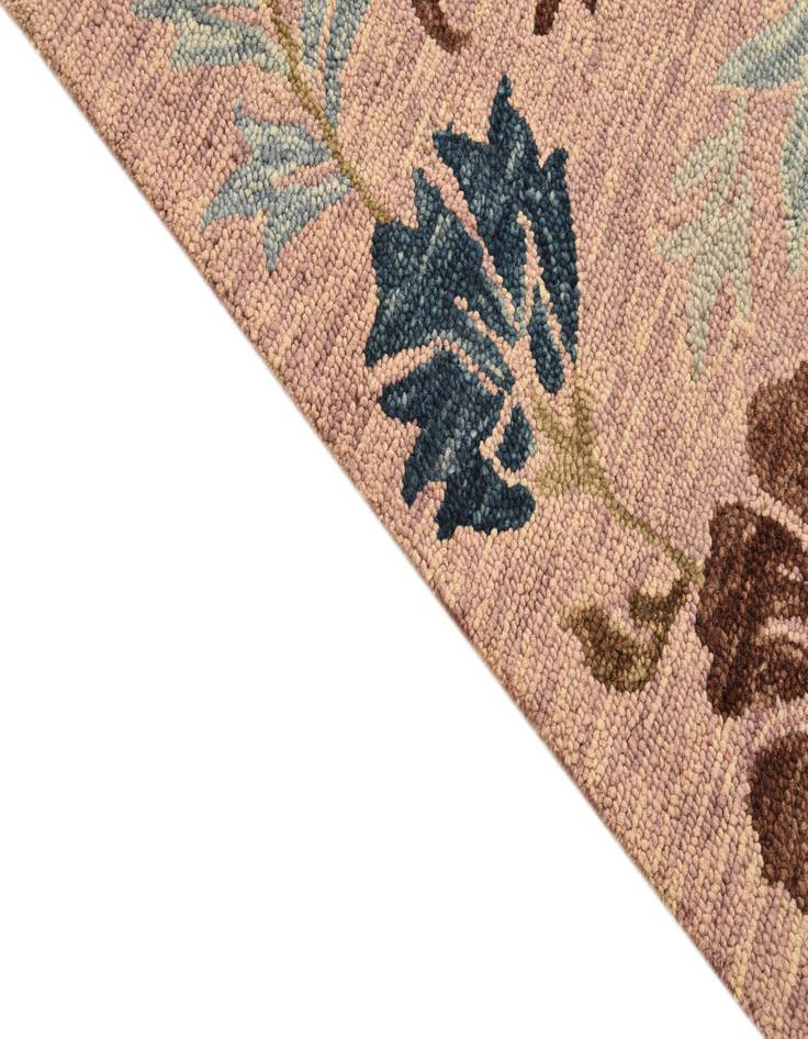 Detail image of  5' x 7' 11 Agra Rug