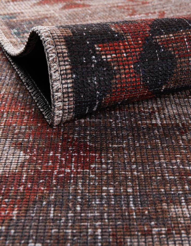 Detail image of  7' 10 x 7' 10  Washable Sisu Octagon Rug