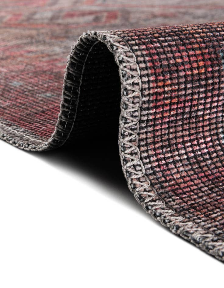 Detail image of  3' 3 x 3' 3  Washable Sisu Round Rug