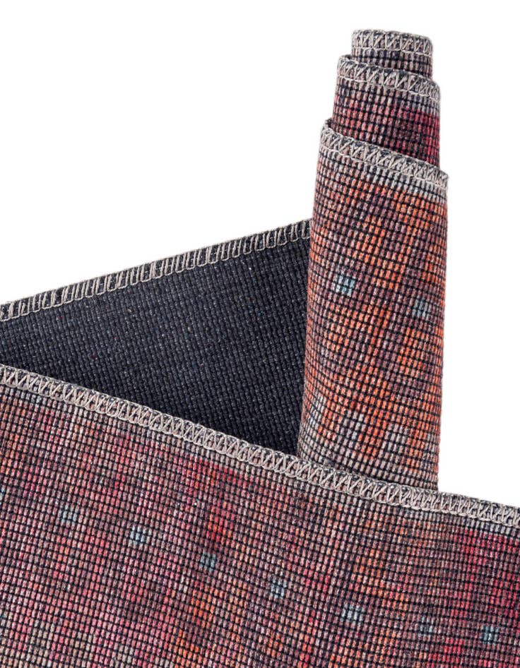 Detail image of  3' 3 x 3' 3  Washable Sisu Round Rug