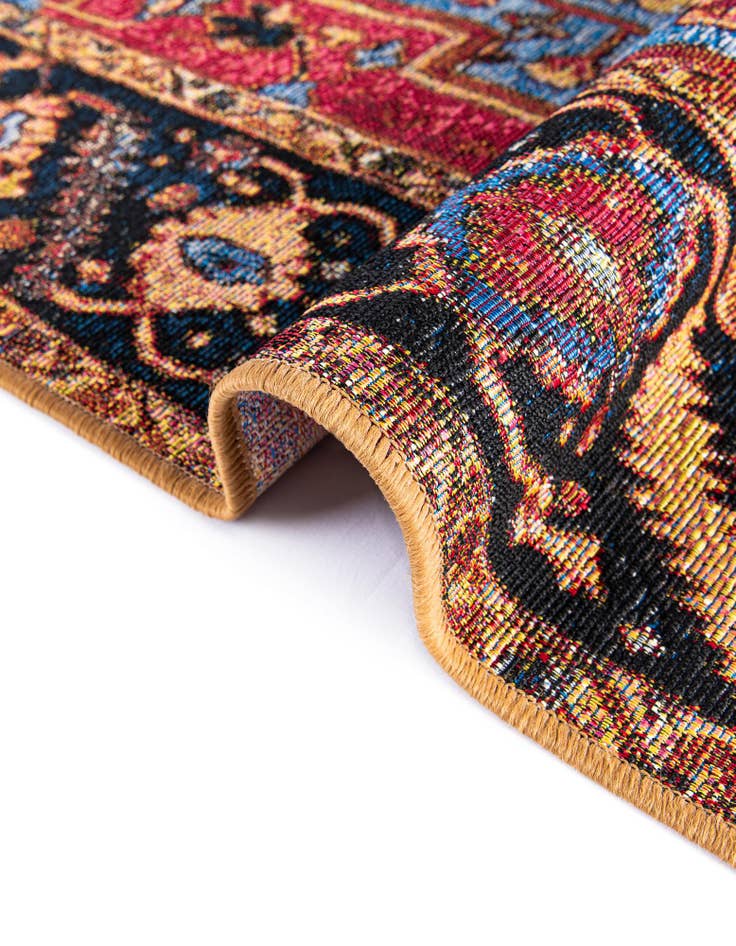 Detail image of  10' x 10'  Washable Traditional Indoor / Outdoor Round Rug