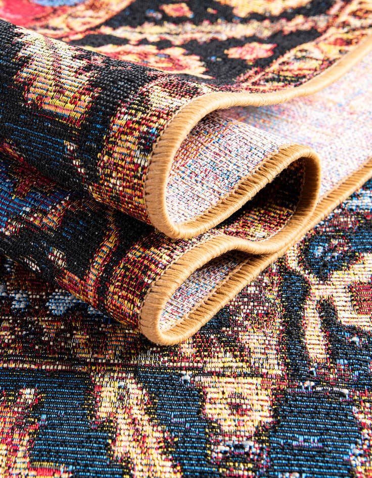 Detail image of  10' x 10'  Washable Traditional Indoor / Outdoor Round Rug