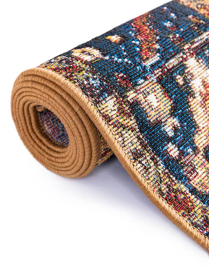 Detail image of  10' x 10'  Washable Traditional Indoor / Outdoor Square Rug