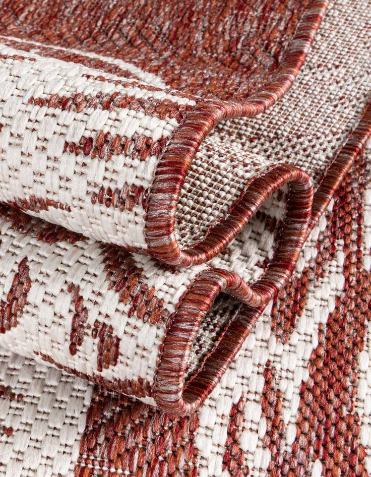 Detail image of  7' 10 x 7' 10  Washable Coastal Indoor / Outdoor Round Rug