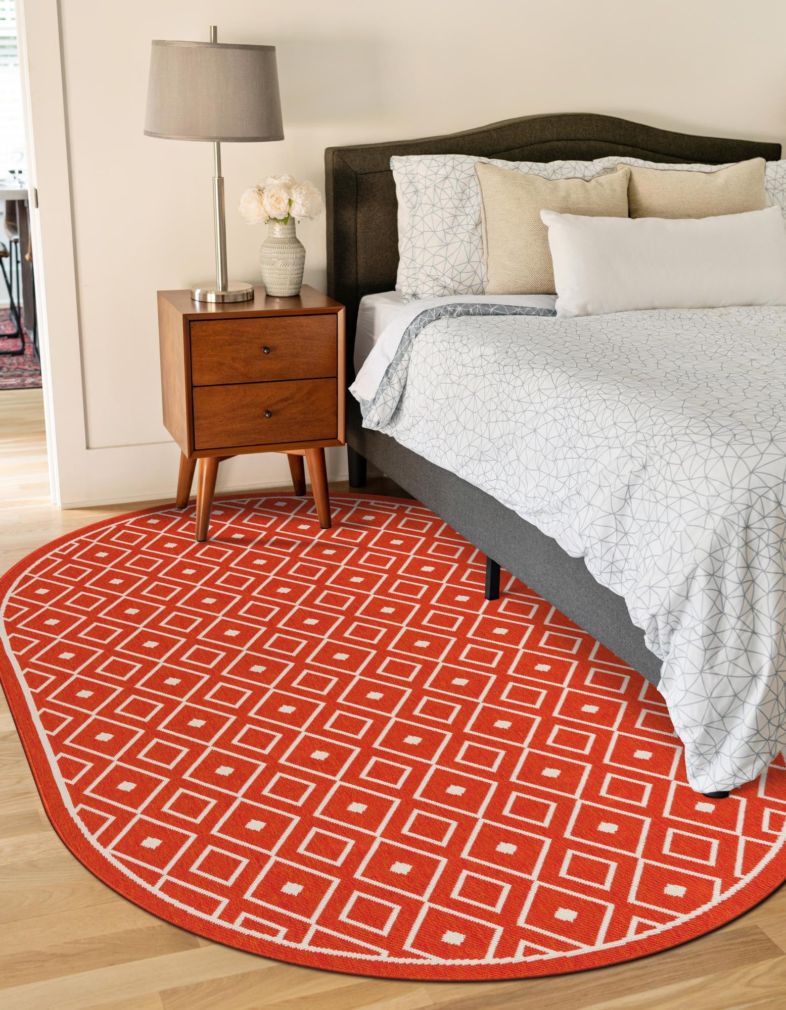 Rust Red 7' 10 x 10' Lattice Outdoor Oval Rug