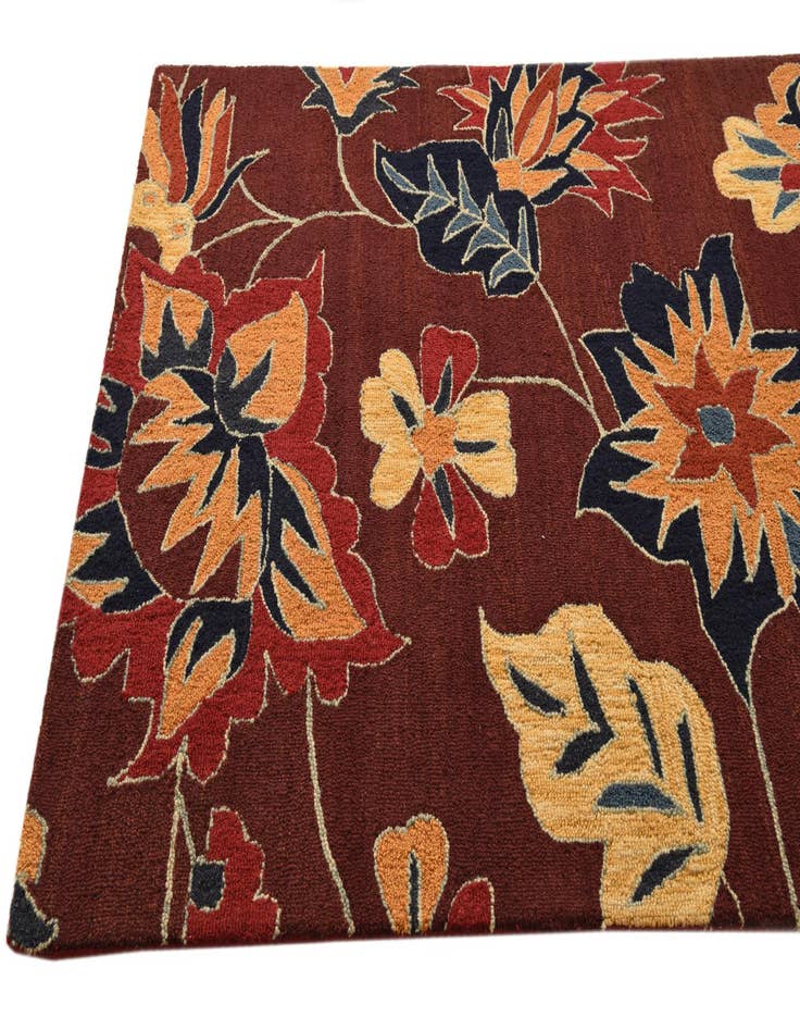 Detail image of  5' 1 x 8' Agra Rug