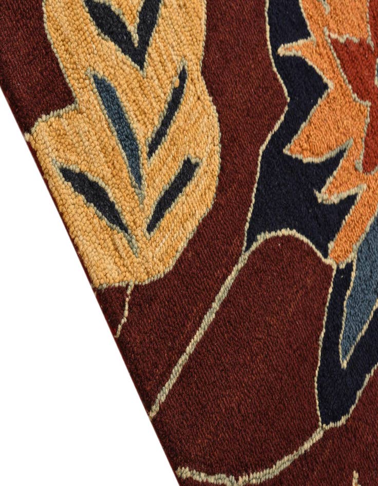 Detail image of  5' 1 x 8' Agra Rug