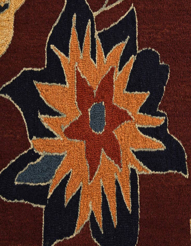 Detail image of  5' 1 x 8' Agra Rug