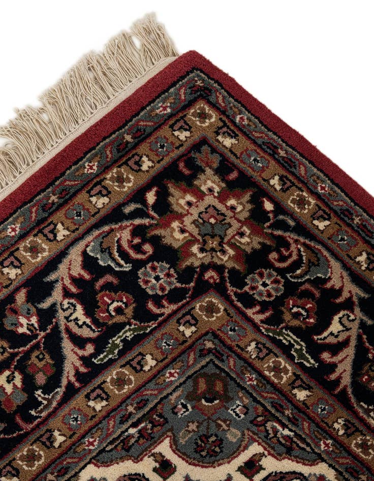 Detail image of  6' 5 x 9' 5  Hand Knotted Bidjar Wool Rug