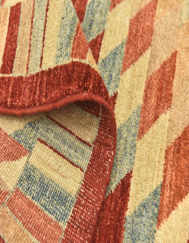 Detail image of  5' 2 x 6' 7  Hand Knotted Darya Oriental Rug