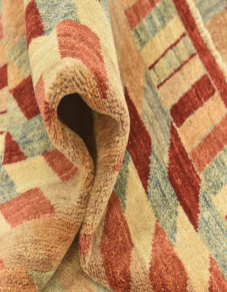 Detail image of  5' 2 x 6' 7  Hand Knotted Darya Oriental Rug