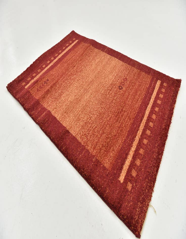 Detail image of  4' x 5' 8 Frieze Rug