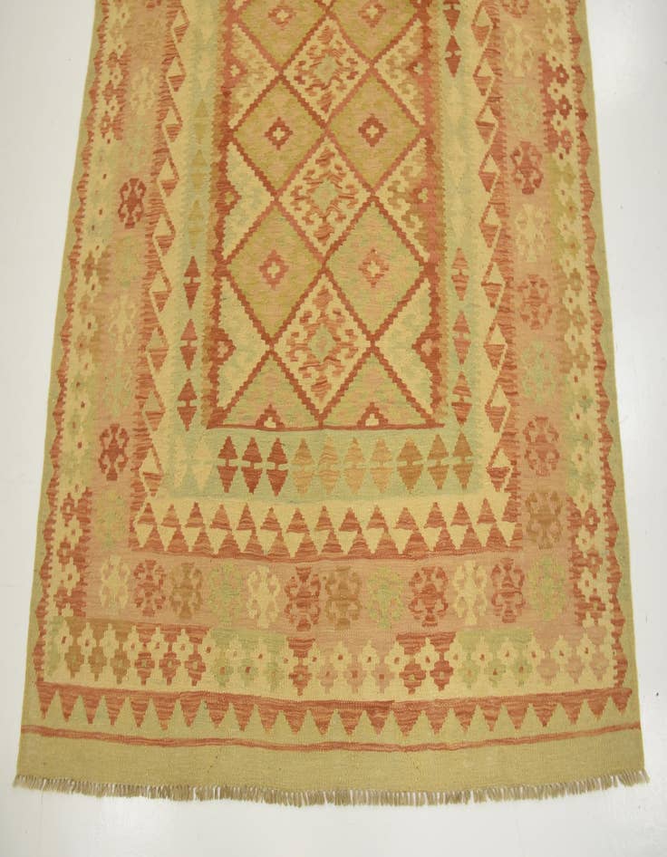 Detail image of  4' 9 x 6' 7  Hand Woven Kilim Waziri Wool Rug