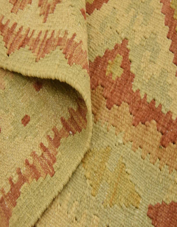 Detail image of  4' 9 x 6' 7  Hand Woven Kilim Waziri Wool Rug