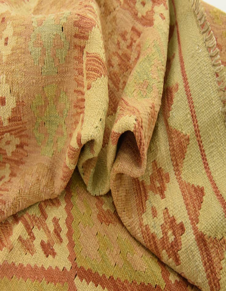 Detail image of  4' 9 x 6' 7  Hand Woven Kilim Waziri Wool Rug