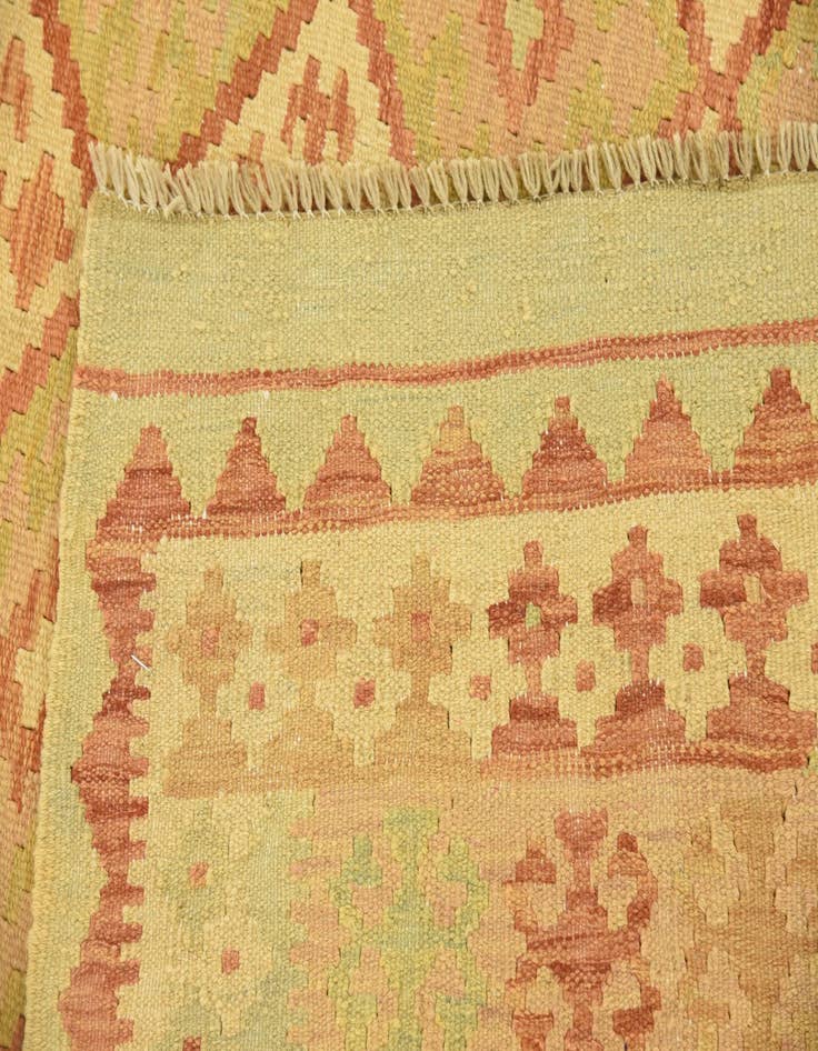 Detail image of  4' 9 x 6' 7  Hand Woven Kilim Waziri Wool Rug