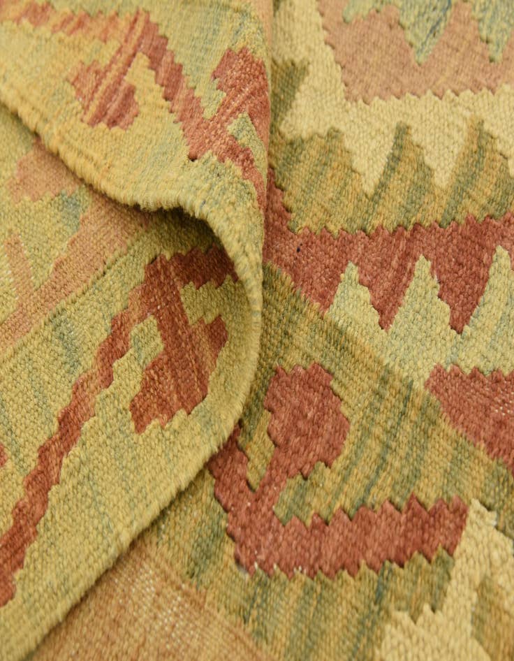 Detail image of  4' 10 x 6' 8  Hand Woven Kilim Waziri Wool Rug