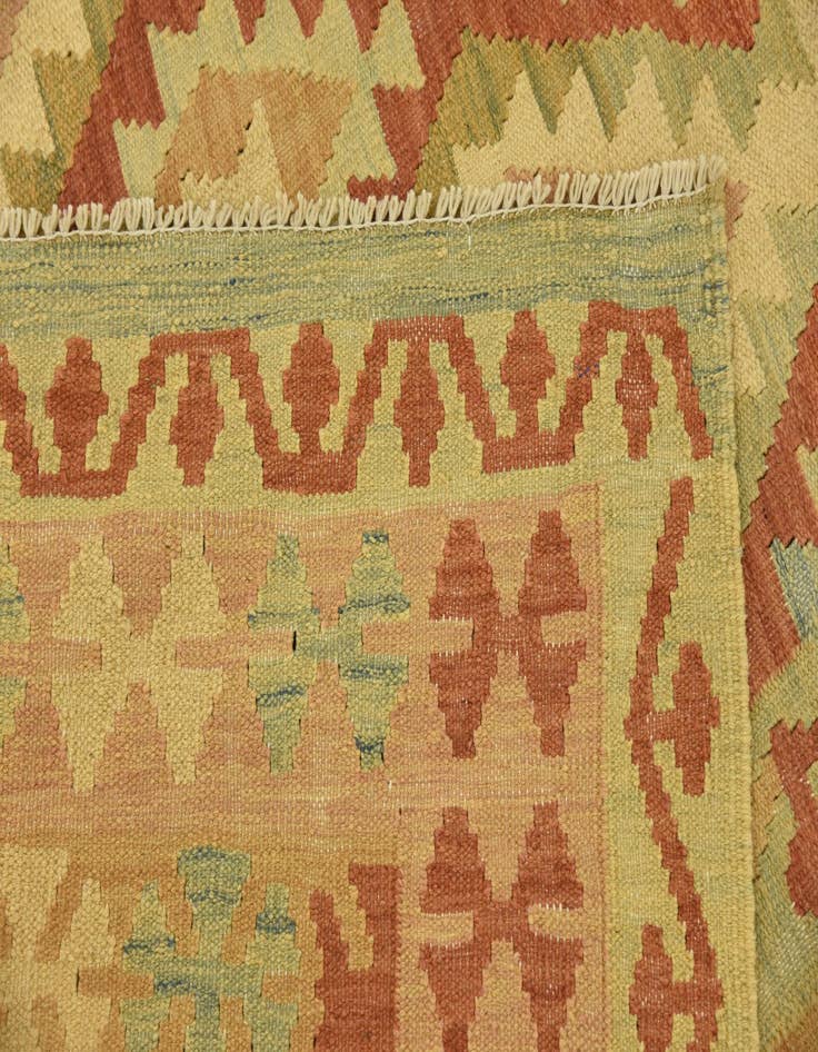 Detail image of  4' 10 x 6' 8  Hand Woven Kilim Waziri Wool Rug
