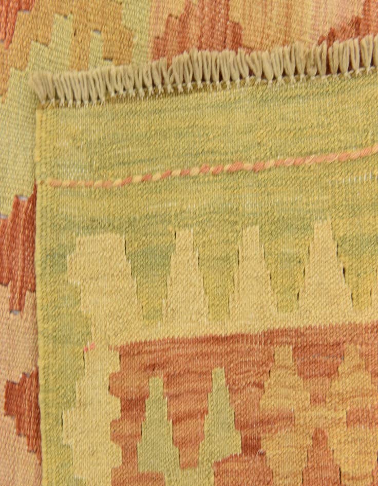 Detail image of  4' 8 x 6' 6  Hand Woven Kilim Waziri Wool Rug