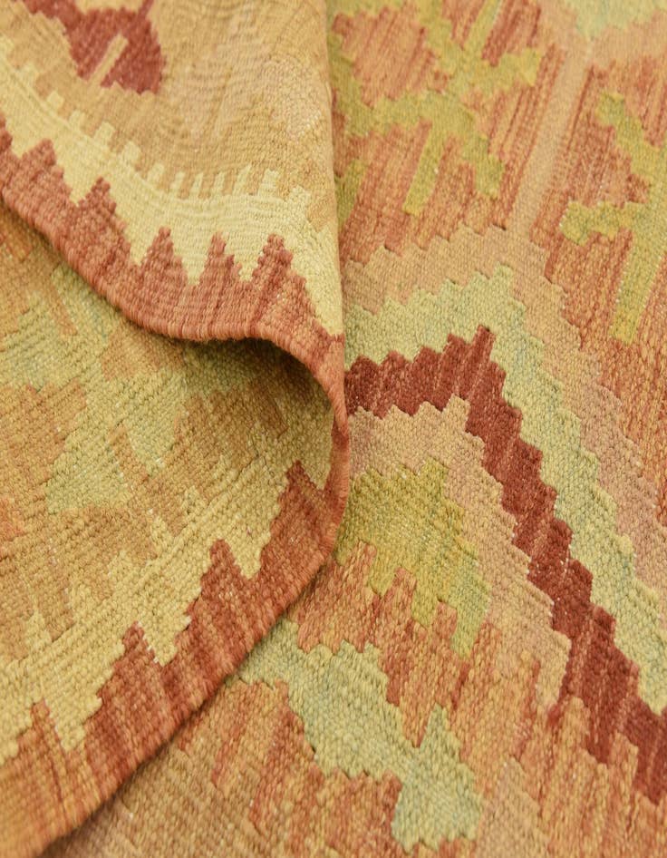 Detail image of  4' 10 x 6' 6  Hand Woven Kilim Waziri Wool Rug