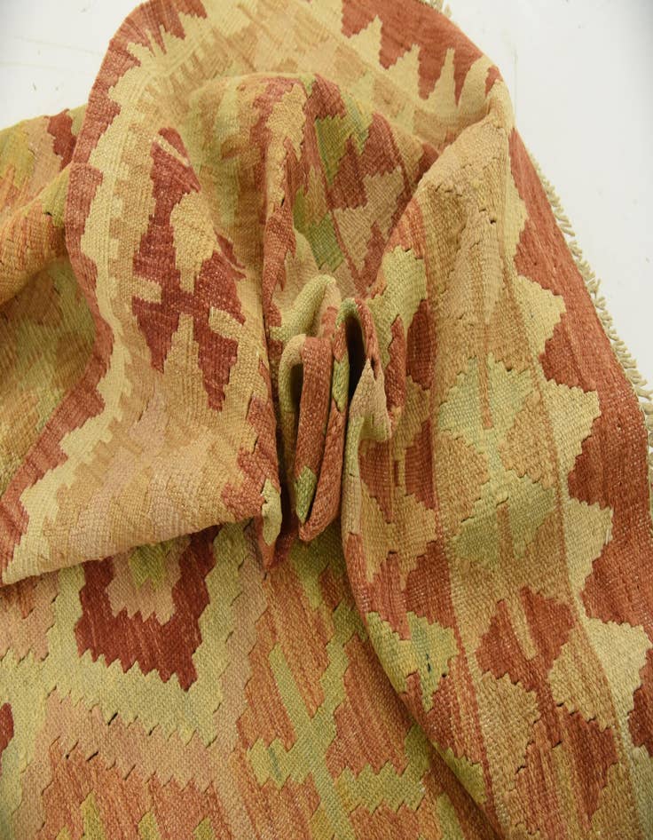 Detail image of  4' 10 x 6' 6  Hand Woven Kilim Waziri Wool Rug