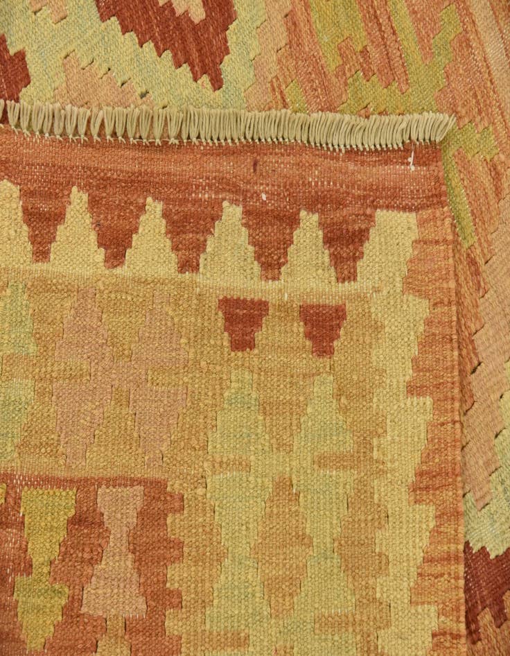 Detail image of  4' 10 x 6' 6  Hand Woven Kilim Waziri Wool Rug