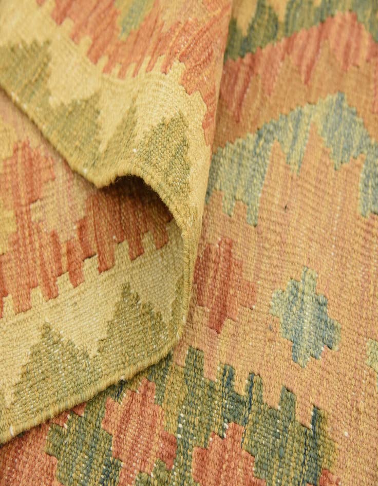 Detail image of  4' 10 x 6' 7  Hand Woven Kilim Waziri Wool Rug